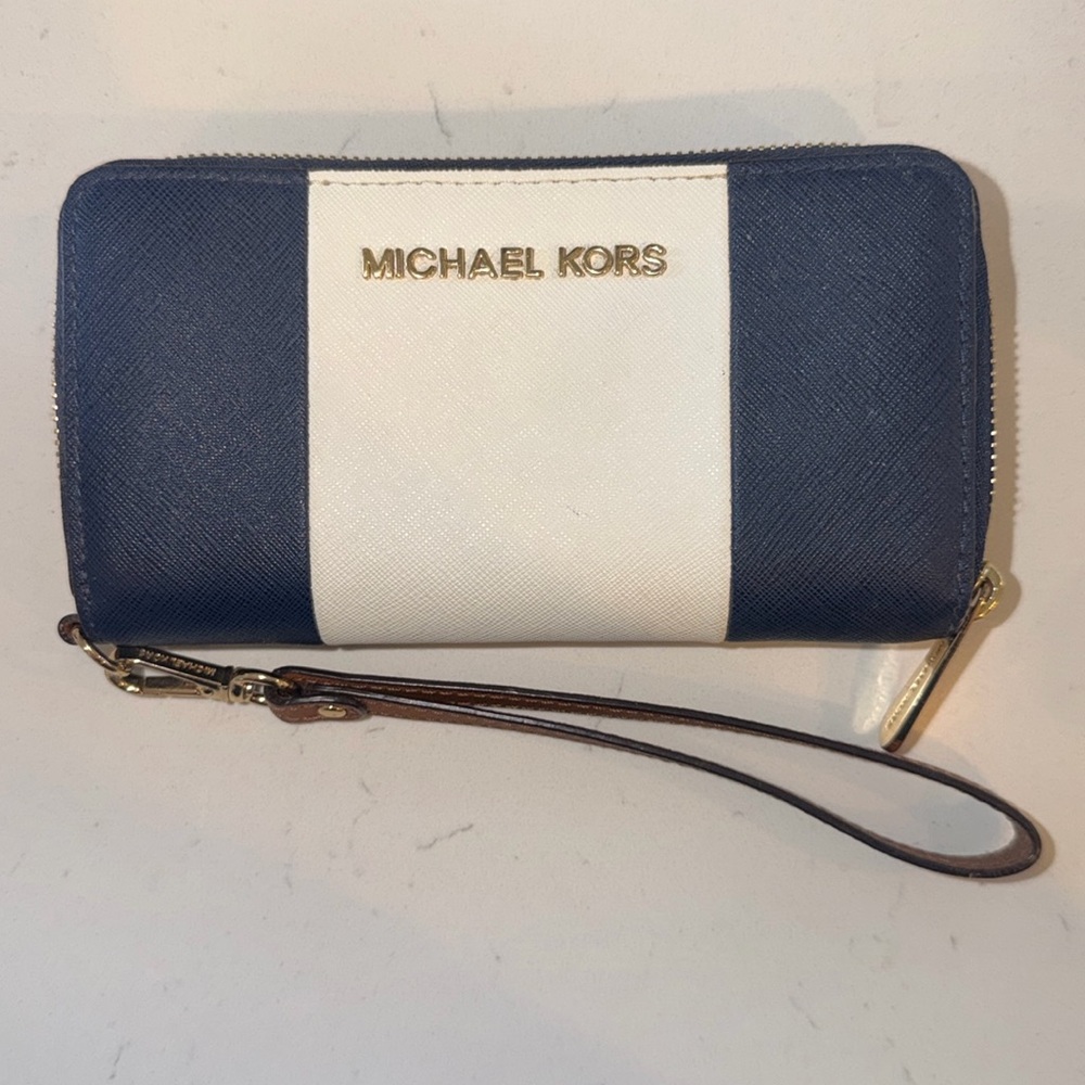 Michael kors zip wallet